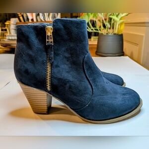Primark Navy Blue Ankle Booties with Gold Side Zippers Size 6M Faux Suede Boots